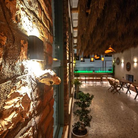 Vega 43 Hostel Sarandë Eksteriør billede