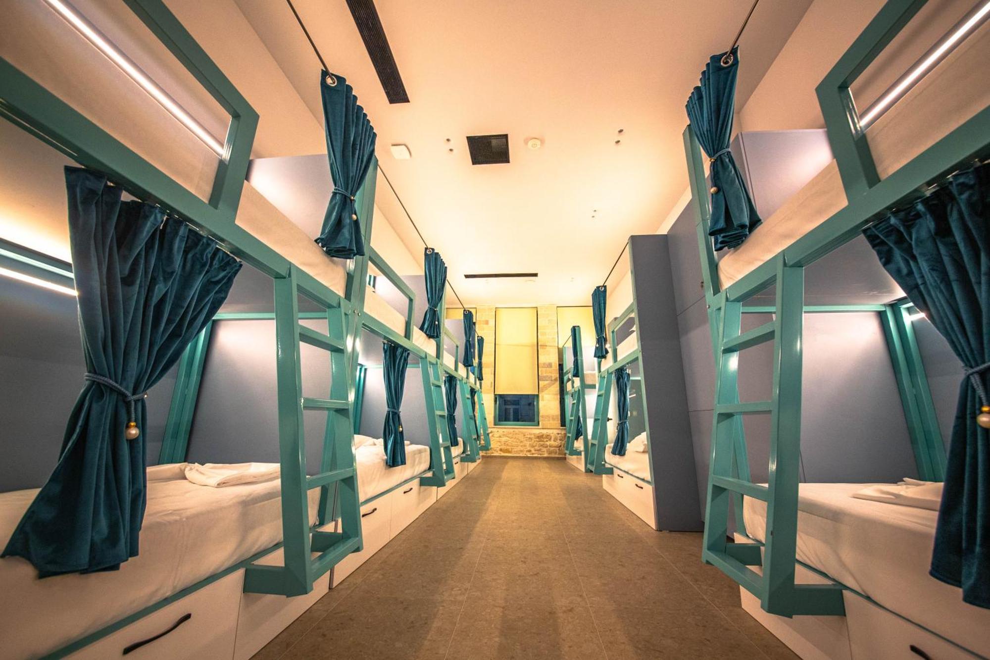 Vega 43 Hostel Sarandë Eksteriør billede