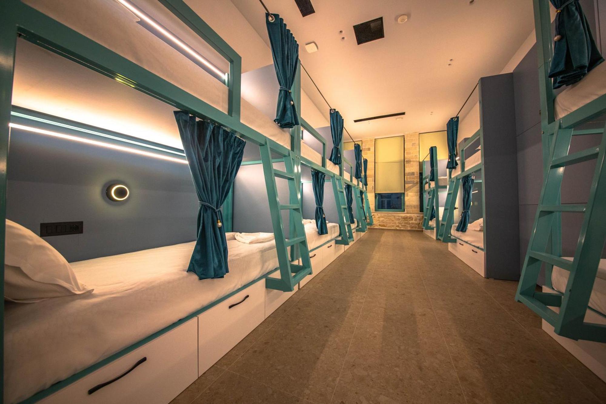Vega 43 Hostel Sarandë Eksteriør billede