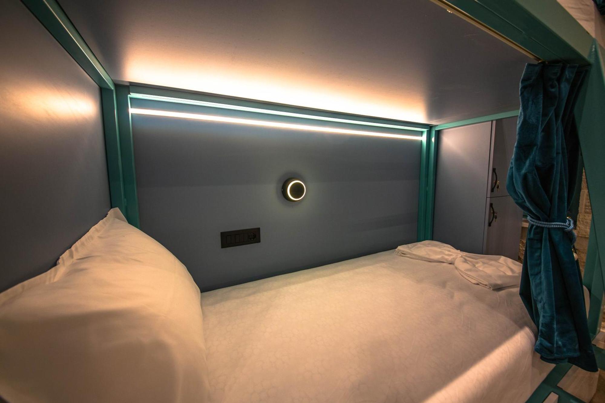 Vega 43 Hostel Sarandë Eksteriør billede