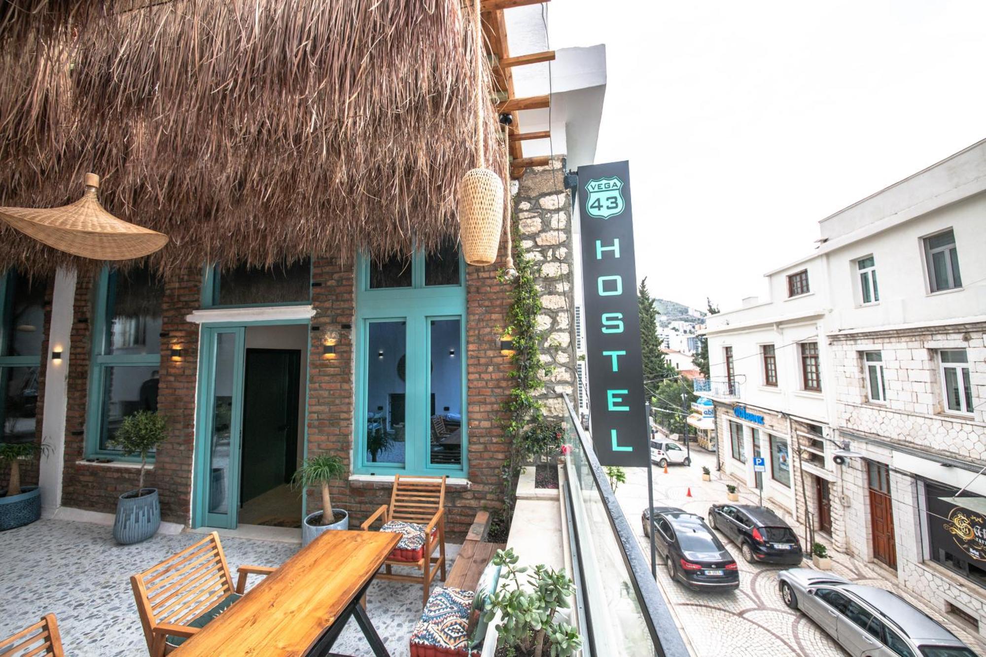 Vega 43 Hostel Sarandë Eksteriør billede