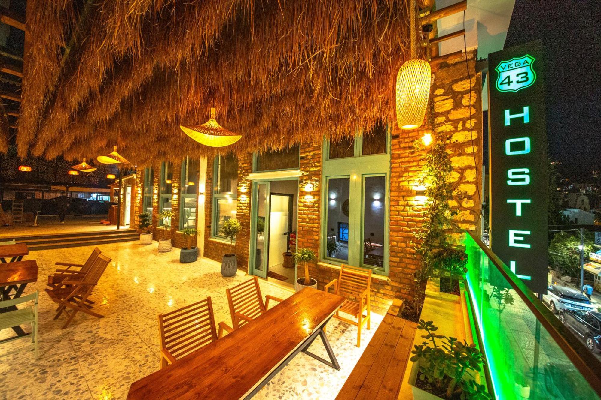 Vega 43 Hostel Sarandë Eksteriør billede