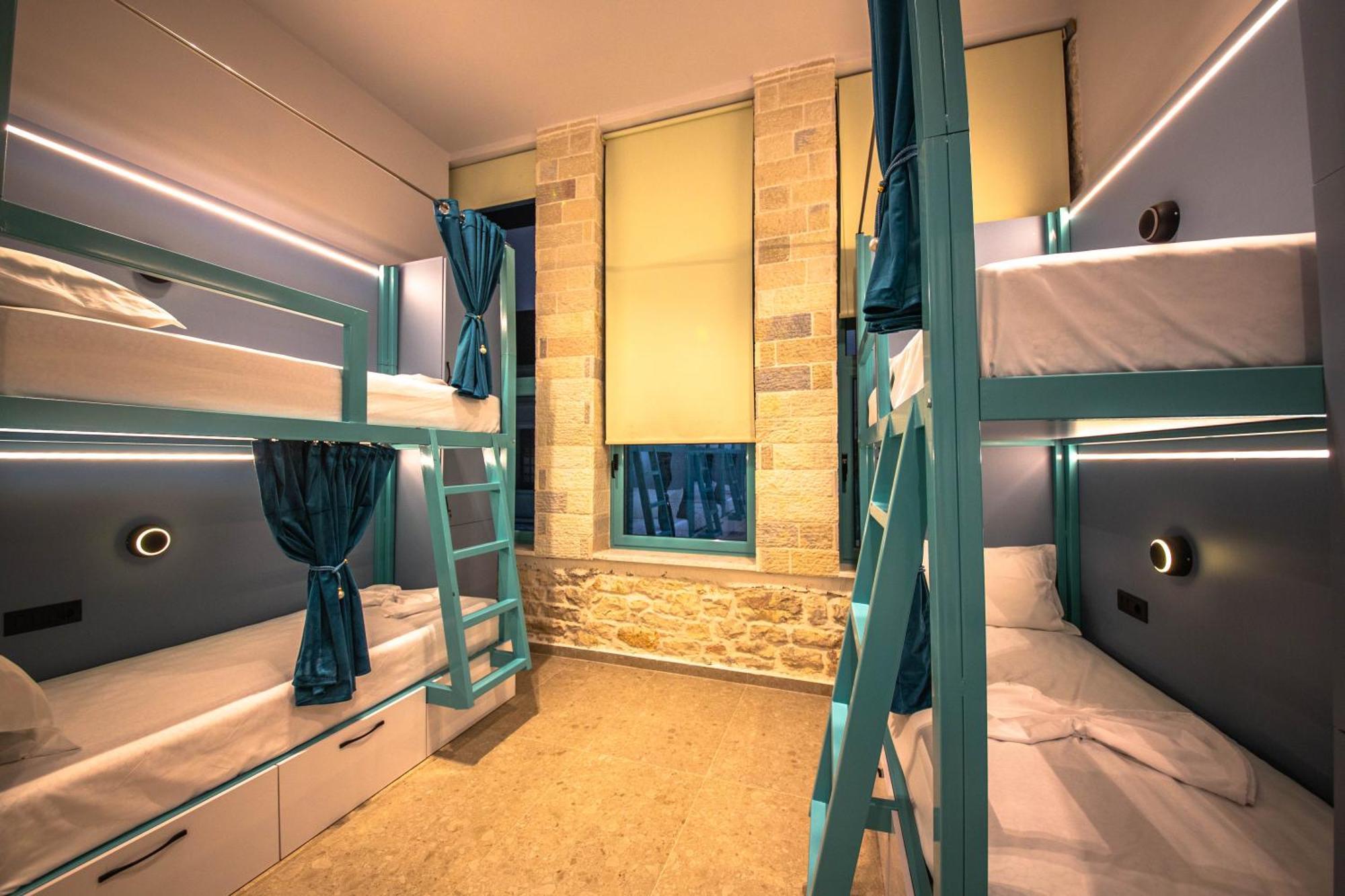 Vega 43 Hostel Sarandë Eksteriør billede