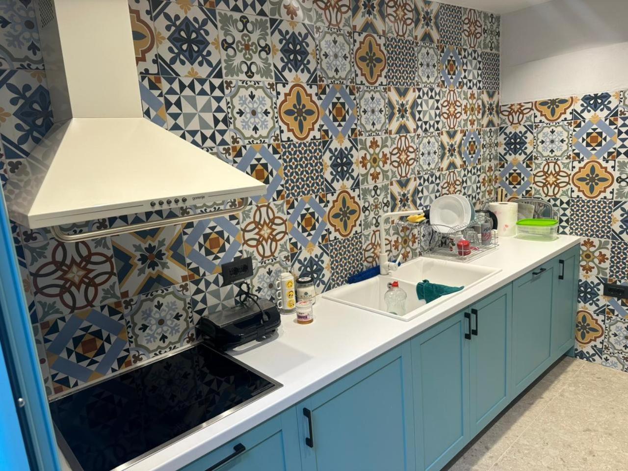 Vega 43 Hostel Sarandë Eksteriør billede